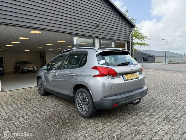Peugeot 2008 1.2 PureTech Blue Lion 2016 Benzine 6