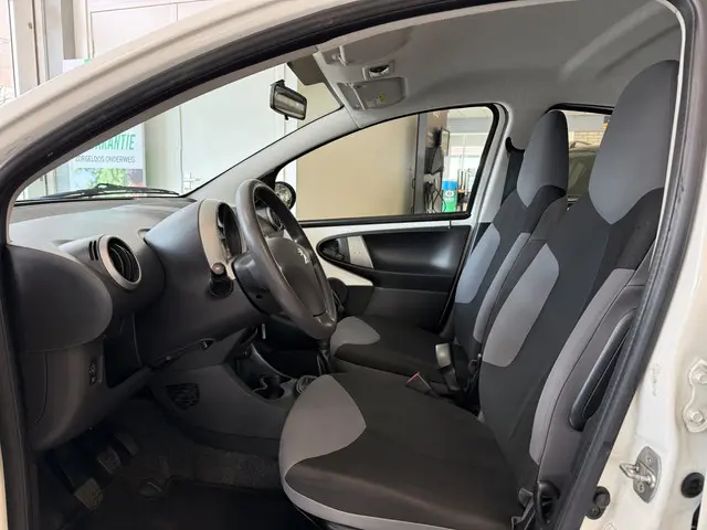 Peugeot 107 1.0 Urban Light Accent 2014 Benzine 10