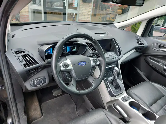 Ford C-MAX 2.0 Hybrid Titanium+ 2015 Hybride Benzine 15