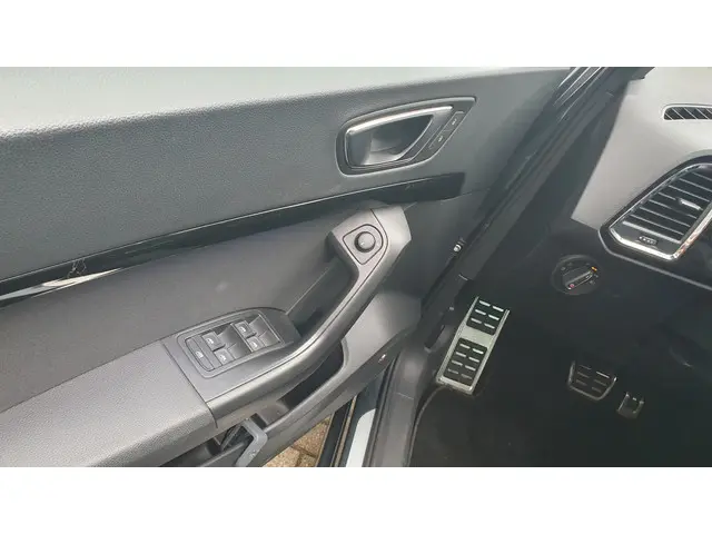 SEAT Ateca 1.5 TSI FR Bus Intense AUTOMAAT 2019 Benzine 25