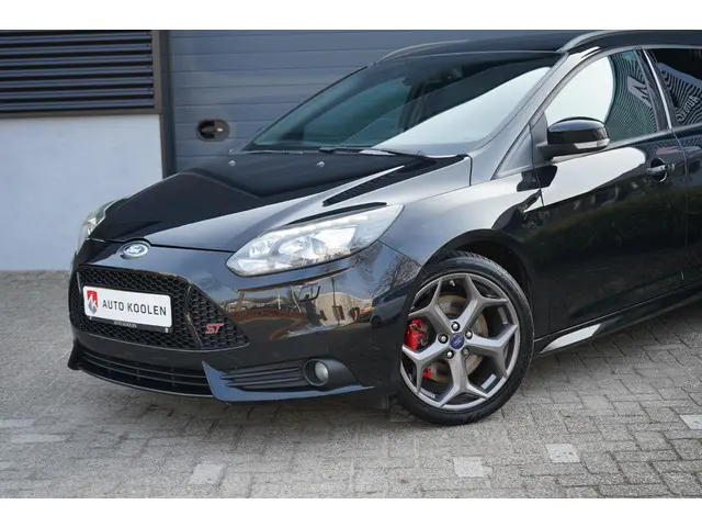 Ford Focus Wagon 2.0 EcoBoost ST-3 2014 Benzine 18