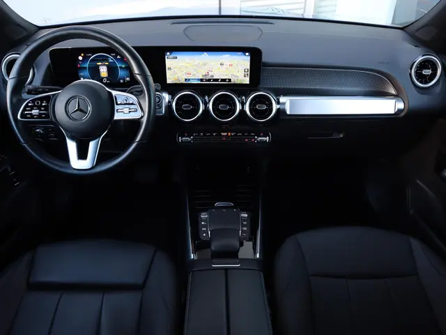 Mercedes-Benz GLB 180 Luxury Line 2023 Benzine 11
