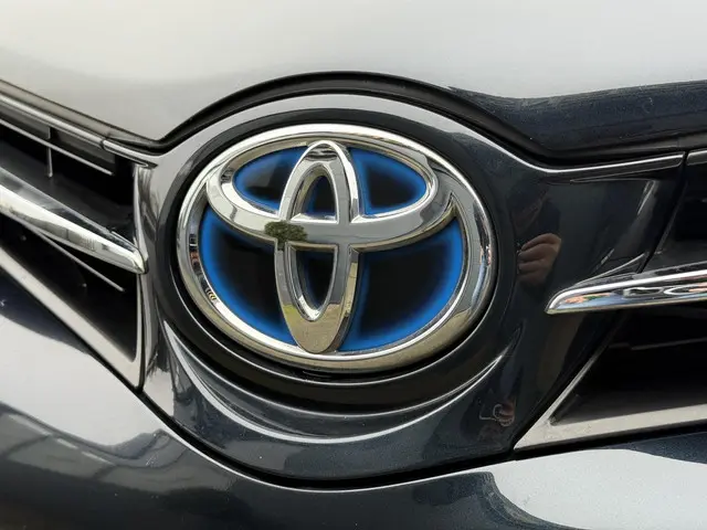 Toyota Auris 1.8 Hybrid Executive 2013 Hybride Benzine 36