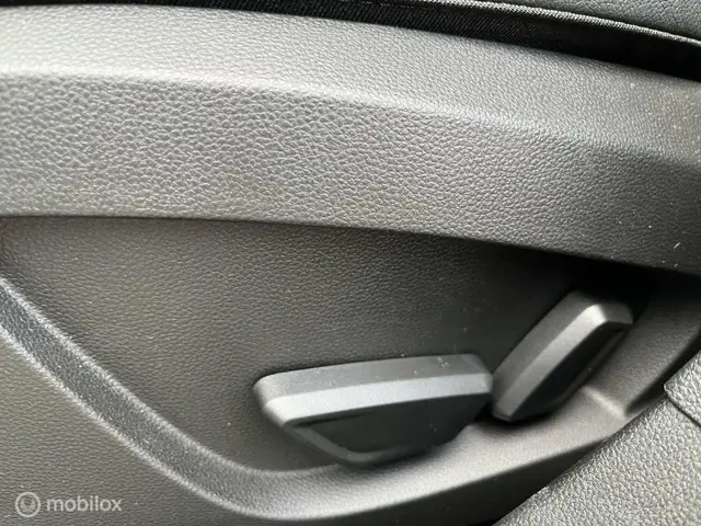 Mitsubishi ASX 1.6 PHEV AT Instyle 2023 Hybride Benzine 24