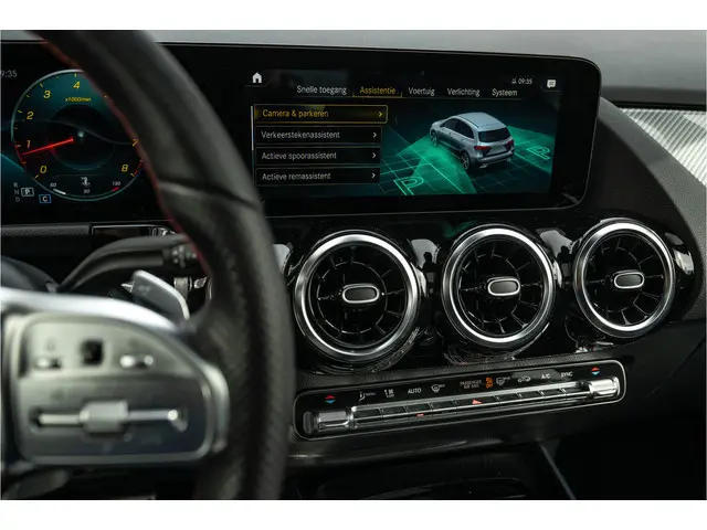 Mercedes-Benz B-Klasse 250 AMG Line 2022 Benzine 24