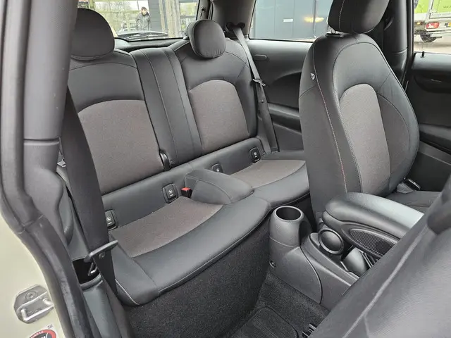 MINI Cooper Mini 1.5 Business 2015 Benzine 12