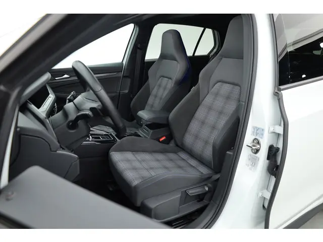 Volkswagen Golf 1.4 eHybrid GTE 2023 Hybride Benzine 3