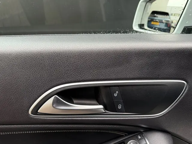 Mercedes-Benz CLA 200 Ambition 2013 Benzine 29