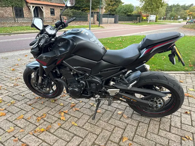 Kawasaki Z900 Naked bike 2020 Benzine 3