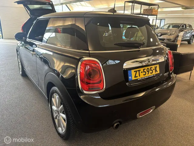 MINI Cooper Mini 1.5 Chili Serious Business 2015 Benzine 4