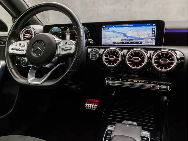 Mercedes-Benz A-Klasse 180 AMG Sport 2019 Benzine 7