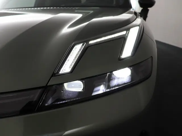 Lynk & Co 08 1.5 More 2025 Hybride Benzine 14