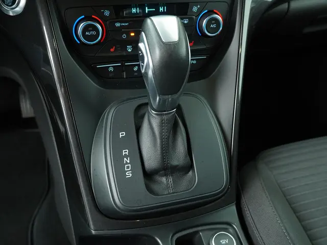 Ford C-MAX 1.5 Titanium 2015 Benzine 21