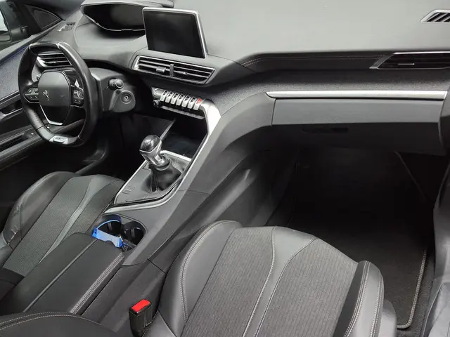 Peugeot 3008 1.2 PureTech GT Line 2020 Benzine 18