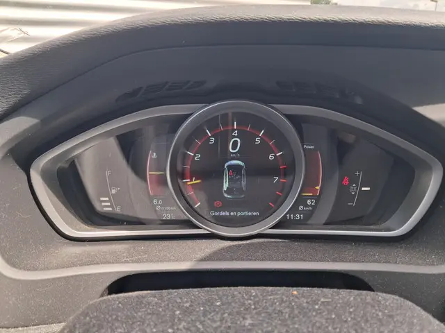 Volvo V40 2.0 T2 Summum 2015 Benzine 7