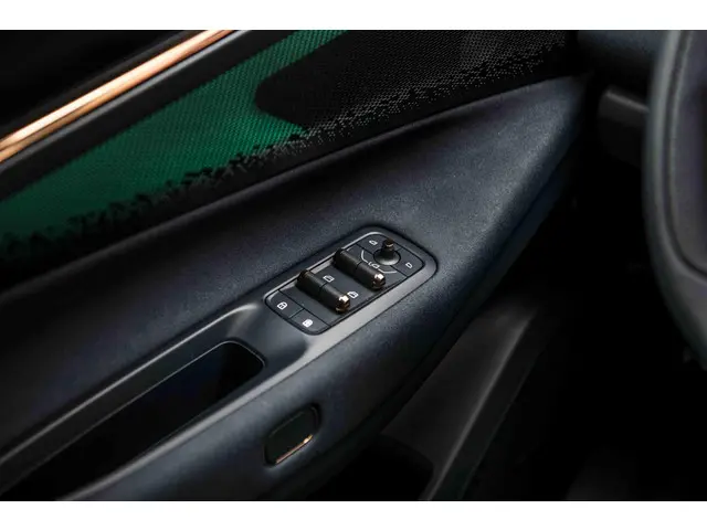 Lynk & Co 08 1.5 More 2025 Hybride Benzine 30