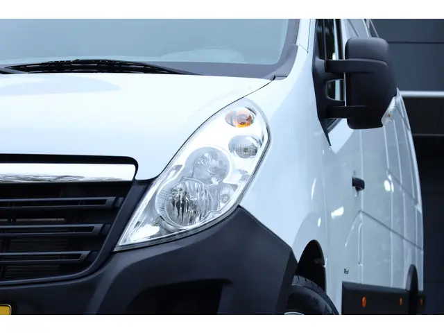 Opel Movano 2