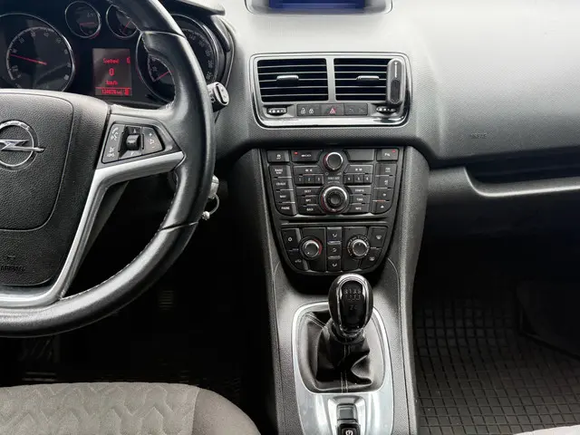 Opel Meriva 1.4 Cosmo 2013 Benzine 15