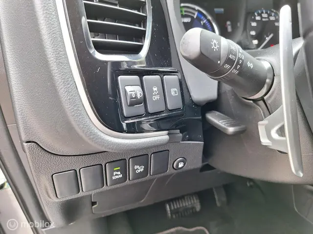 Mitsubishi Outlander 2.4 PHEV PURE 2020 Hybride Benzine 28