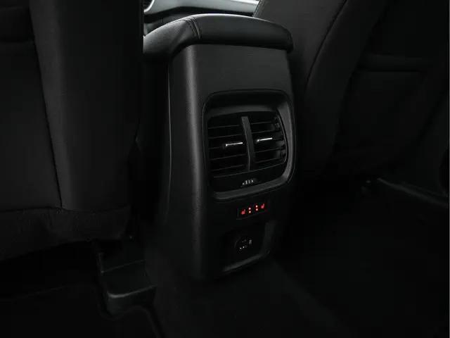 Ford Kuga 2.5 PHEV Titanium 2022 Hybride Benzine 23