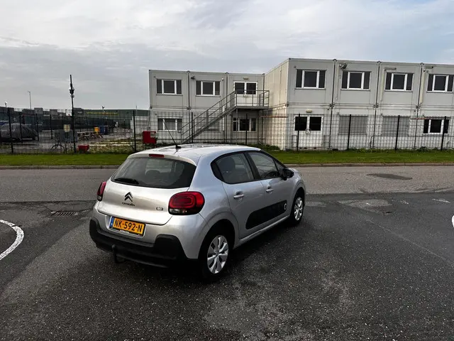 Citroën C3 1.2 PureTech Feel 105g Clima.Navi 2017 Benzine 4