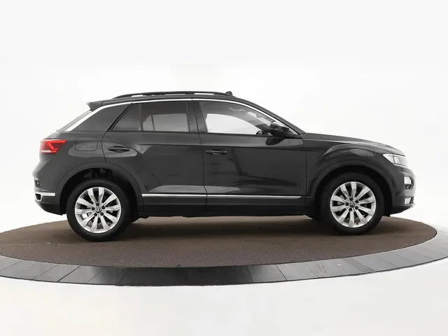 Volkswagen T-Roc 1.5 TSI 150pk DSG Sport 2021 Benzine 4