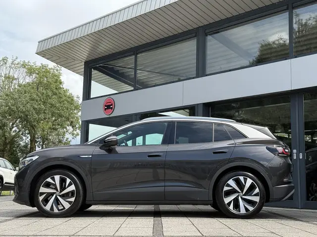 Volkswagen ID.4 Aut. First Edition 77kWh 2020 Elektrisch 3