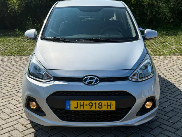 Hyundai i10 1.0i i-Motion Comfort 2016 Benzine 4
