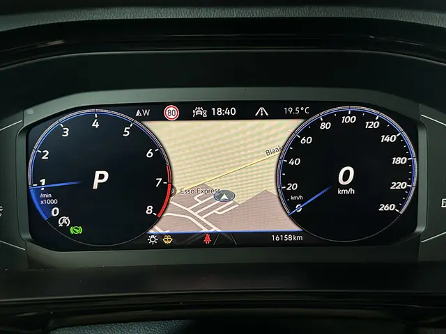 Volkswagen T-Roc 1.5 TSI R-Line Business 2024 Benzine 4