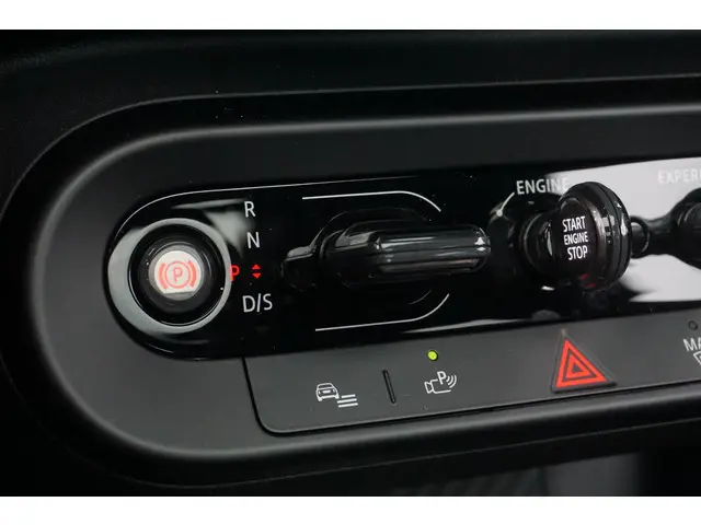 MINI 3-Deurs C 2024 Benzine 19