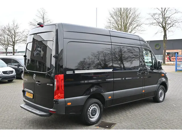 Mercedes-Benz Sprinter 317 CDI L2H2 2023 Diesel 3