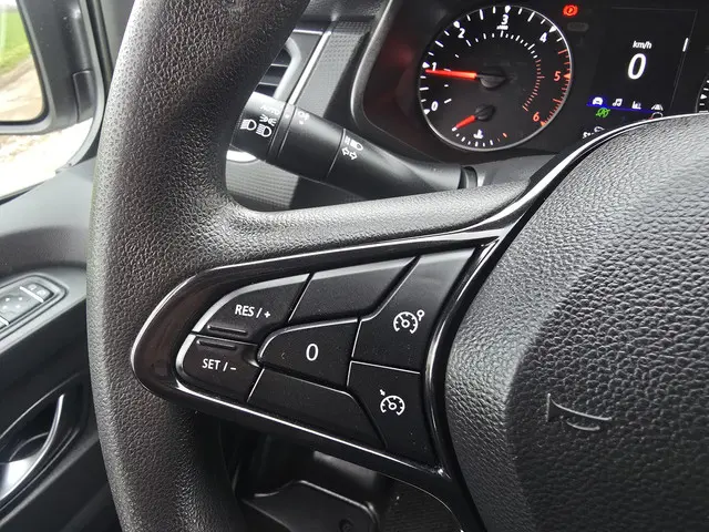 Renault Trafic 2.0 dCi L2 H1 2023 Diesel 24