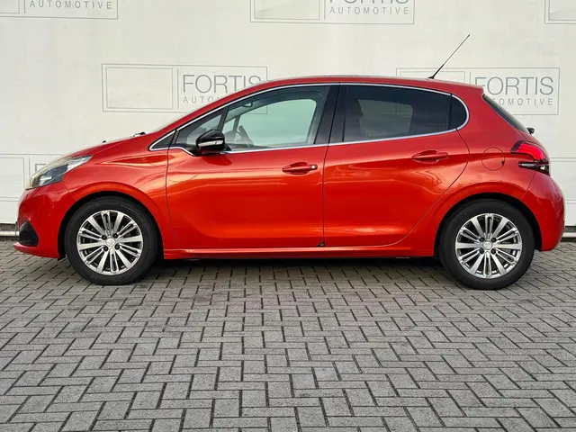 Peugeot 208 1.2 PureTech Allure 2015 Benzine 8