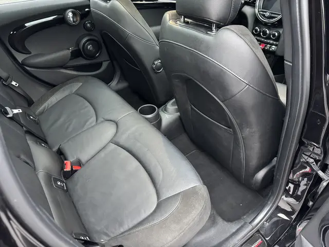 MINI Cooper S Mini 2.0 Chili JCW 5-deurs 2018 Benzine 7