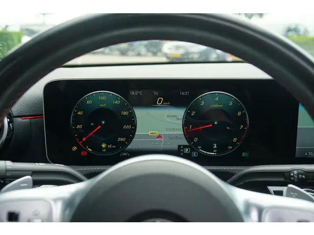 Mercedes-Benz A-Klasse 180 AMG Line 2020 Benzine 27