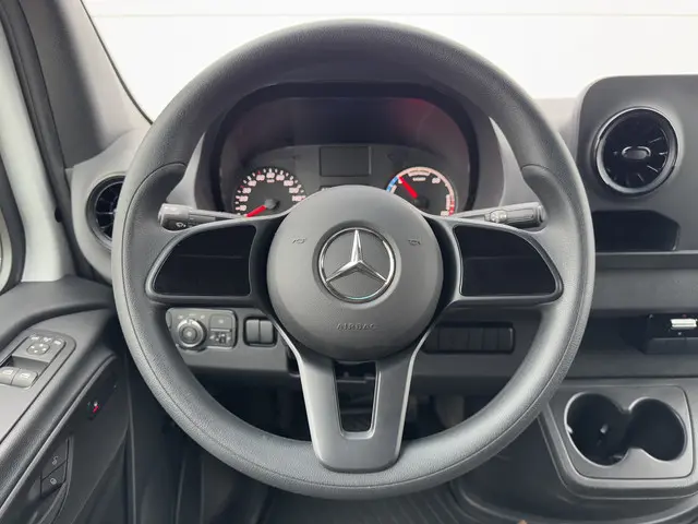 Mercedes-Benz eSprinter 112 2022 Elektrisch 20