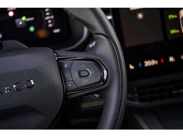 Lynk & Co 01 1.5 Plug-in Hybrid Core 2025 Hybride Benzine 24