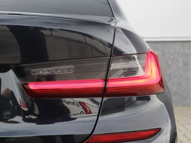 BMW 3 Serie M-Sport 2022 Hybride Benzine 38