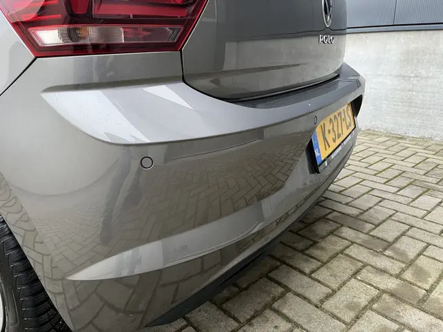 Volkswagen Polo 1.0 TSI Comfortline 2021 Benzine 8