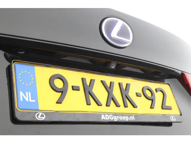 Lexus IS 300h 25th Edition 2013 Hybride Benzine 35