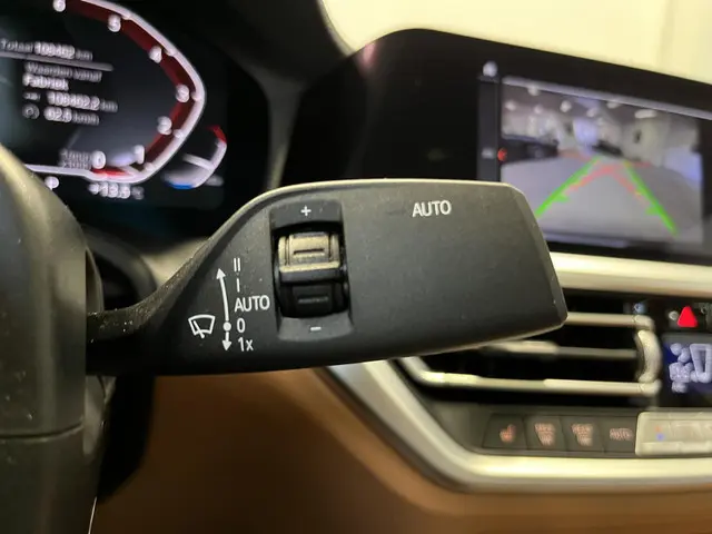 BMW 3 Serie 320i Luxury High Executive 2020 Benzine 28