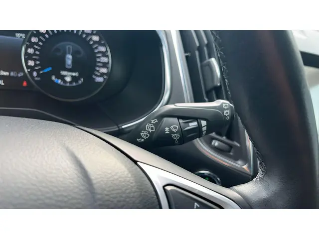 Ford S-Max 2.5 FHEV Titanium 7P 2022 Hybride Benzine 22