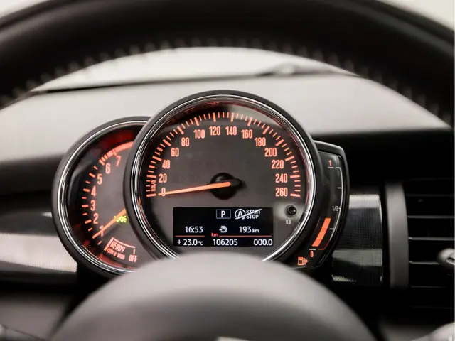 MINI Cooper Mini 1.5 JCW Pack 2019 Benzine 23