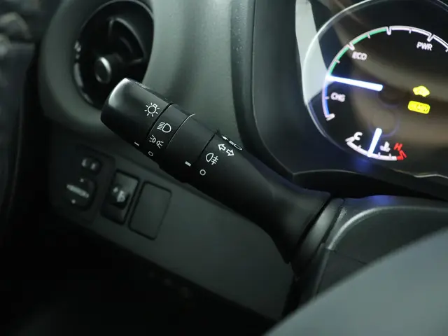 Toyota Yaris 1.5 Hybrid Dynamic 2020 Hybride Benzine 31