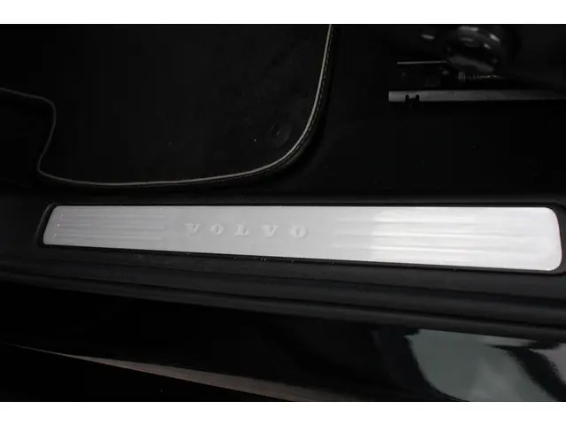 Volvo S60 2.0 B3 R-Design 2021 Benzine 19