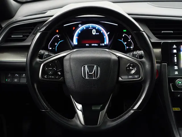 Honda Civic 1.0 i-VTEC Executive Aut- 2018 Benzine 18