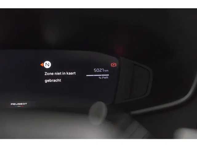 Peugeot 2008 1.2 Hybrid 145 Allure 2025 Hybride Benzine 45