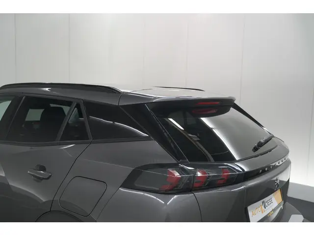 Peugeot 2008 PureTech 102 Allure Pack 2021 Benzine 18