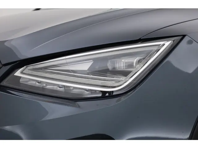 SEAT Arona 1.0 TSI 2022 Benzine 25