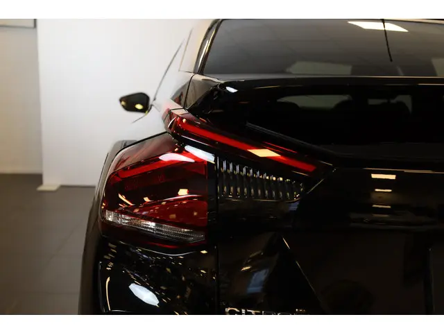 Citroën C4 PT 130 Shine 2022 Benzine 18